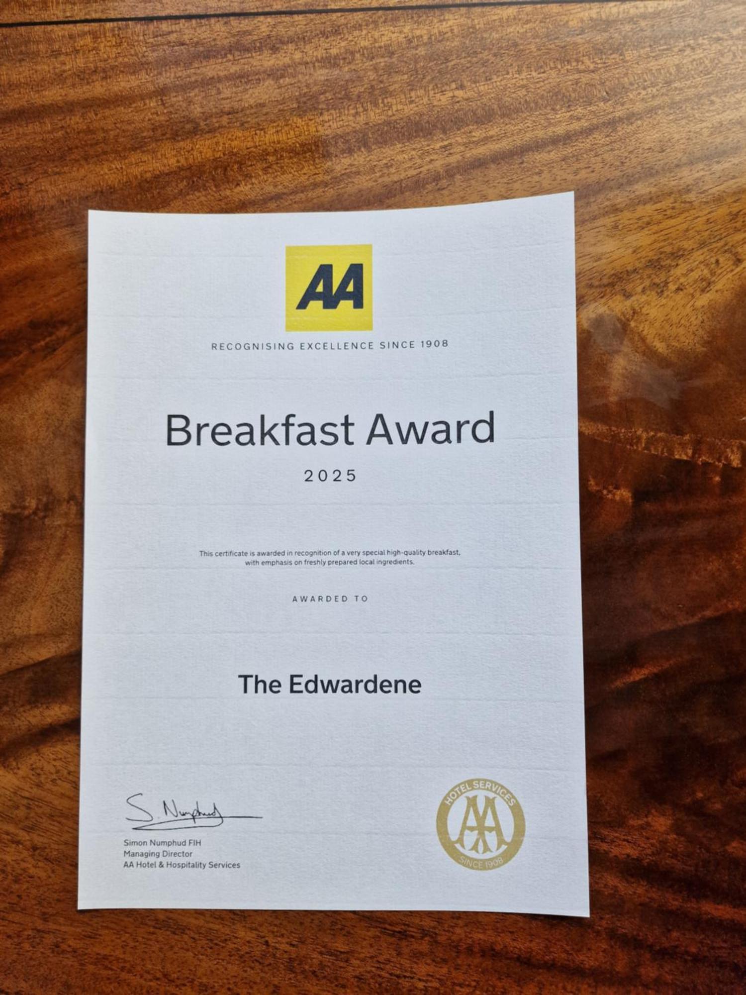 The Edwardene Hotel Keswick  Exterior photo